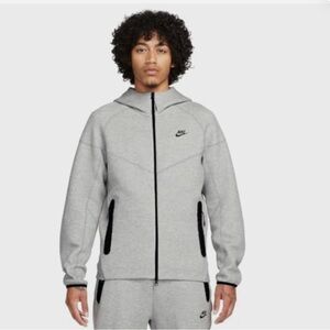 Nike Tech Fleece Windrunner Full-Zip
Hoodie Grey Men's Medium